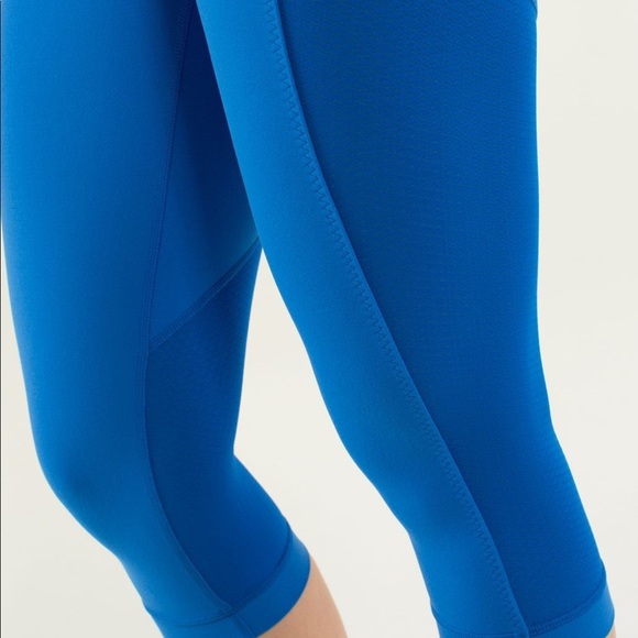 Lululemon Bhakti Yoga Crop 19” - Picture 3 of 10